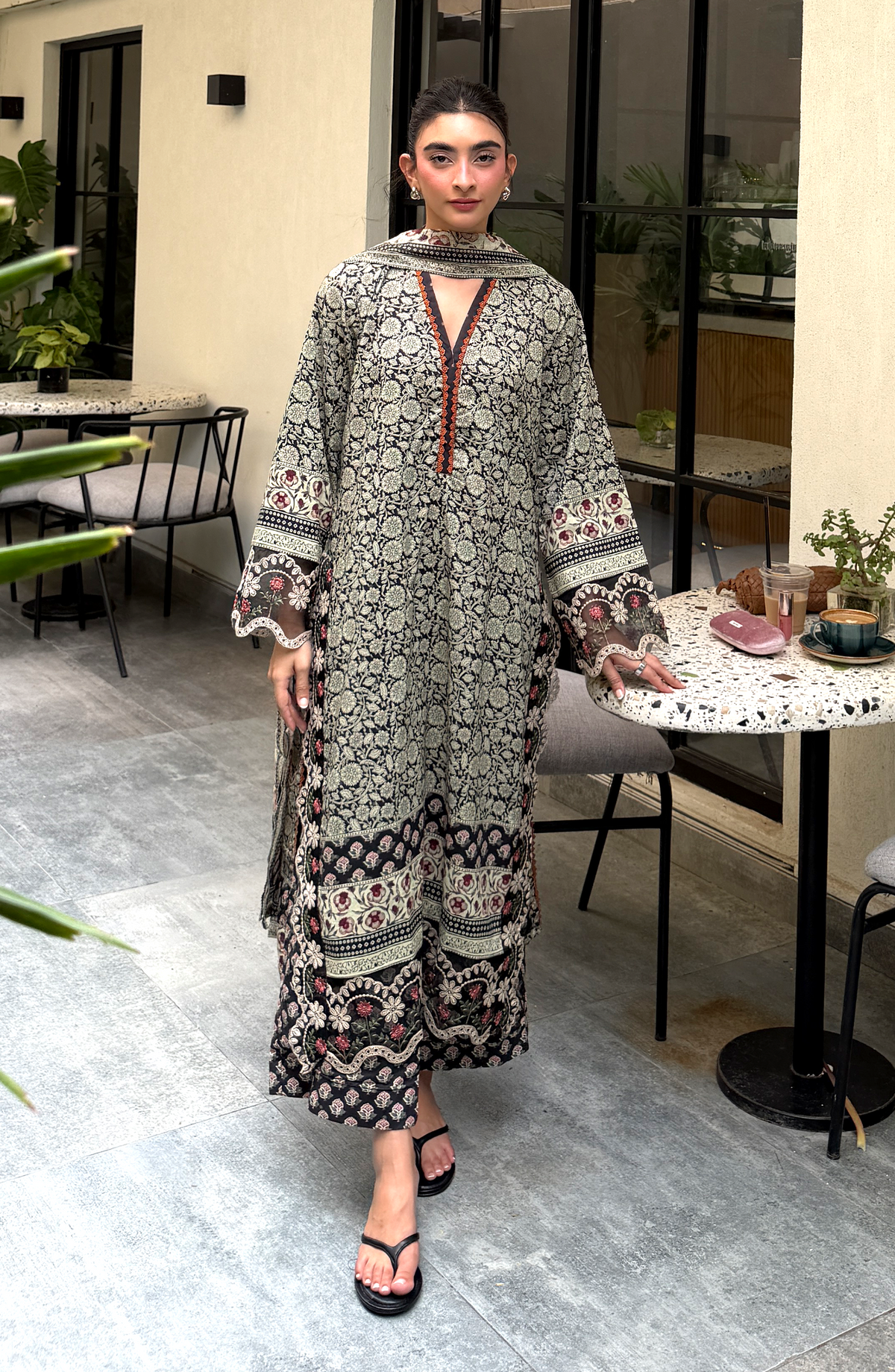 Stitched | 3 Piece | Printed | Lawn Jacquard Shirt | WRHL26S-3001/S BLACK | VEITNAM (LIMITED EDITION)
