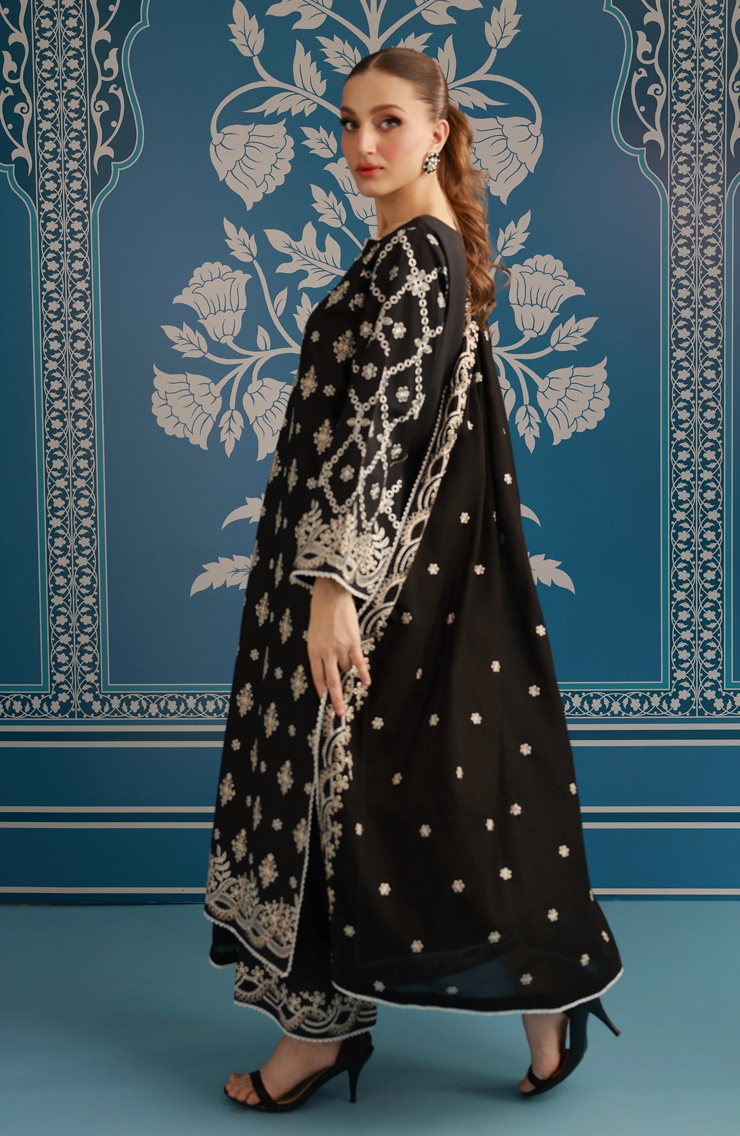 Unstitched | 3 Piece | Embroidered | CHIKANKARII Shirt | WRFC25S-3019/U BLACK