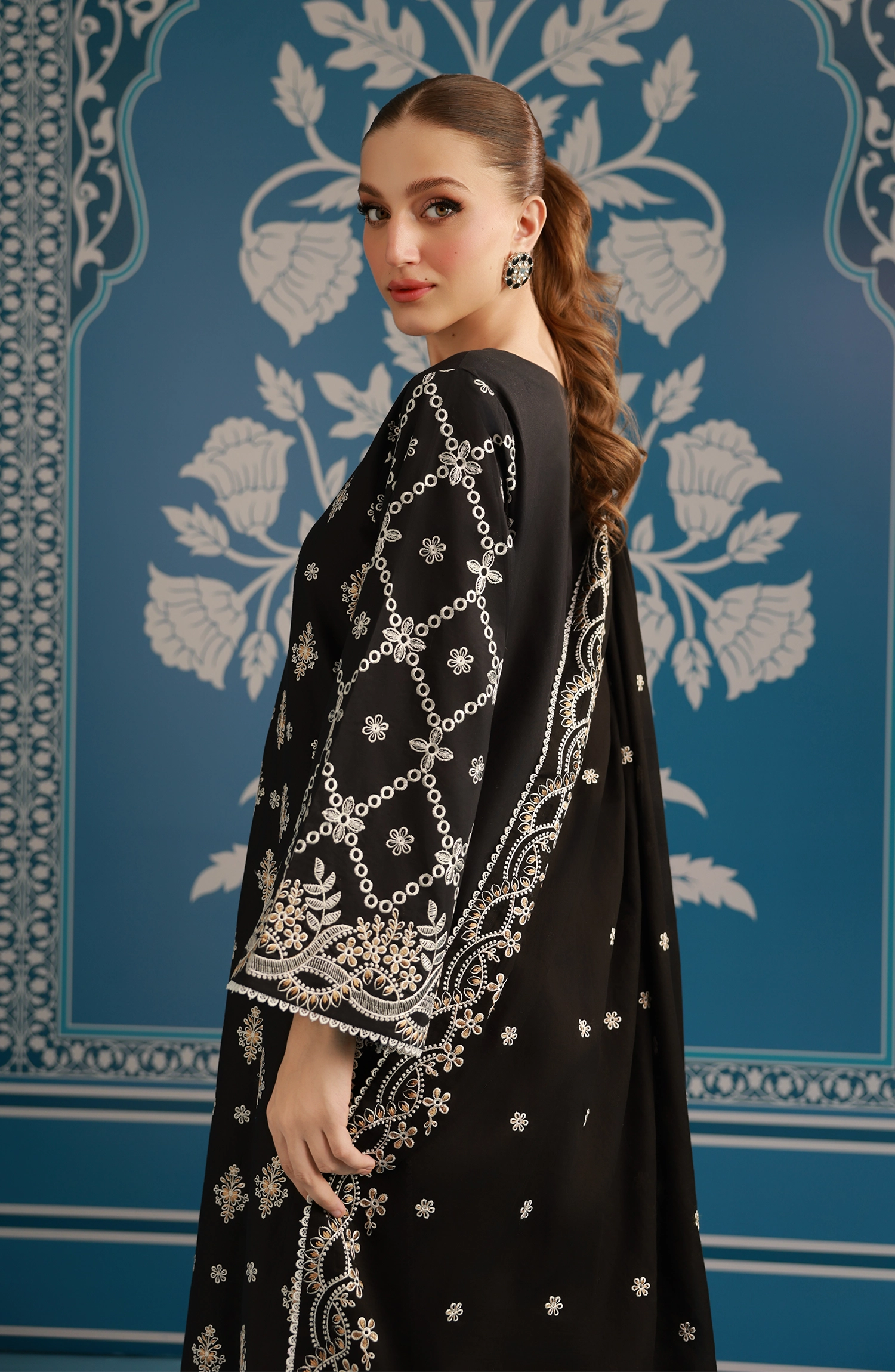 Unstitched | 3 Piece | Embroidered | CHIKANKARII Shirt | WRFC25S-3019/U BLACK