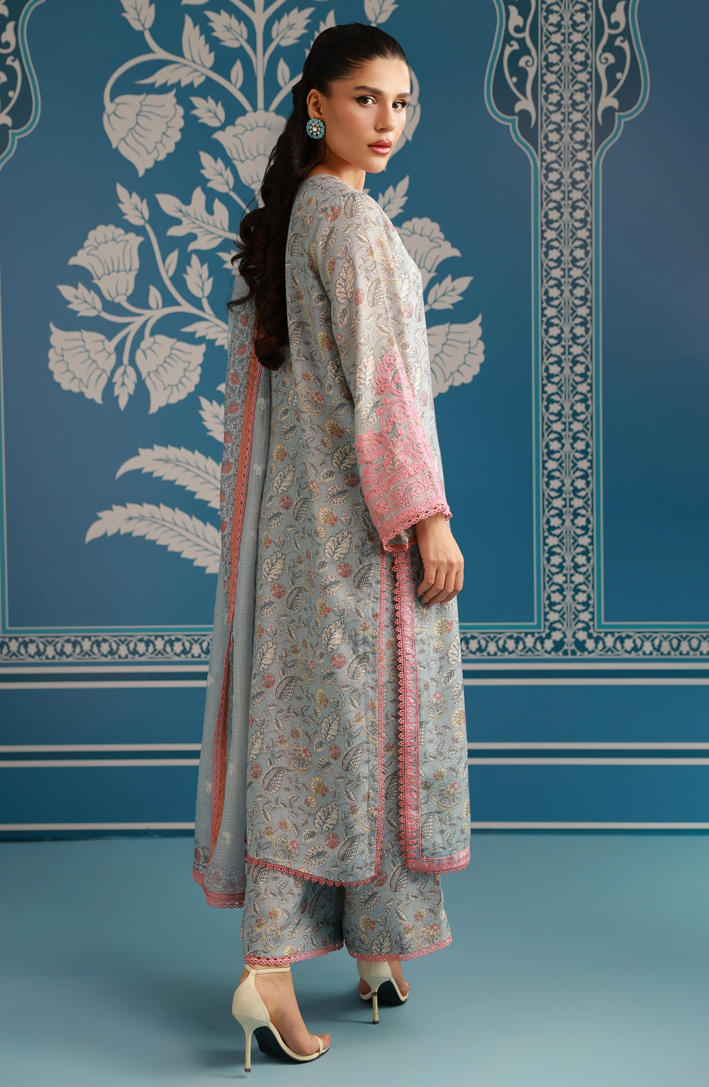 Stitched | 3 Piece | Embroidered | Raw Silk Shirt | WRCC25S-3006/S GREY