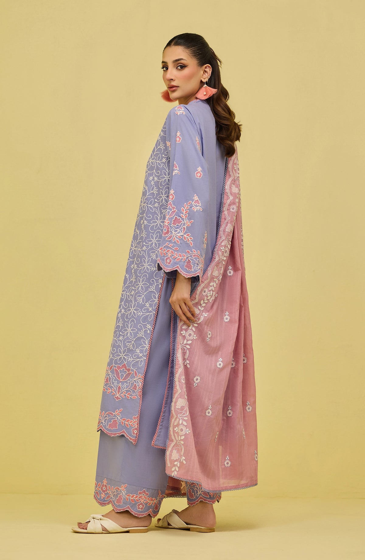 Unstitched | 3 Piece | Embroidered (CHIKENKARI) | Lawn Shirt | WRFC26S-3003/U LILAC GEMINI