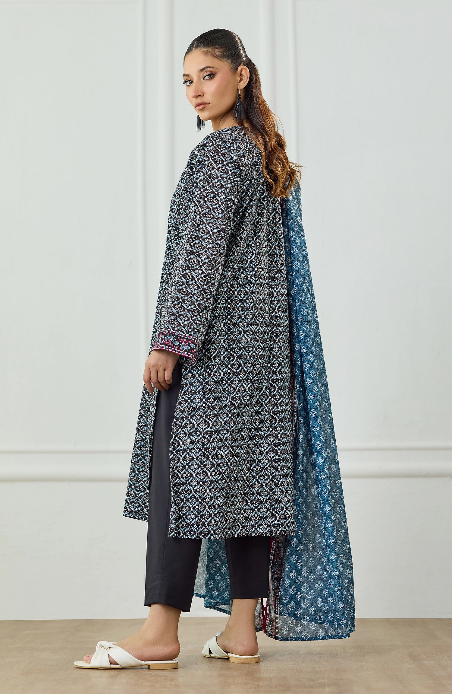 Unstitched | 3 Piece | Printed | Lawn Shirt | OTL-25-498/U BLACK