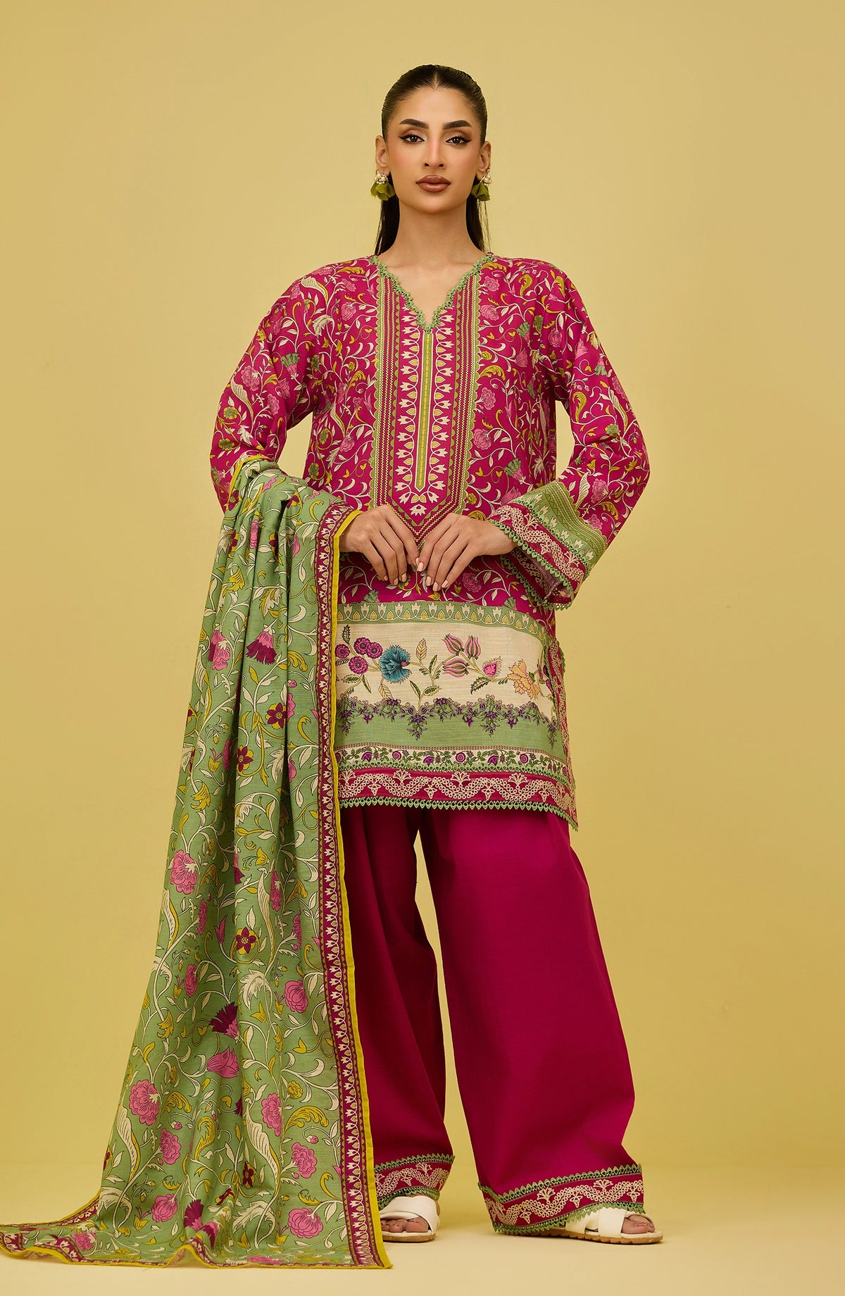 Unstitched | 3 Piece | Printed Embroidered | Khaddar Shirt | OTL-20806/U MAGENTA | ROOP
