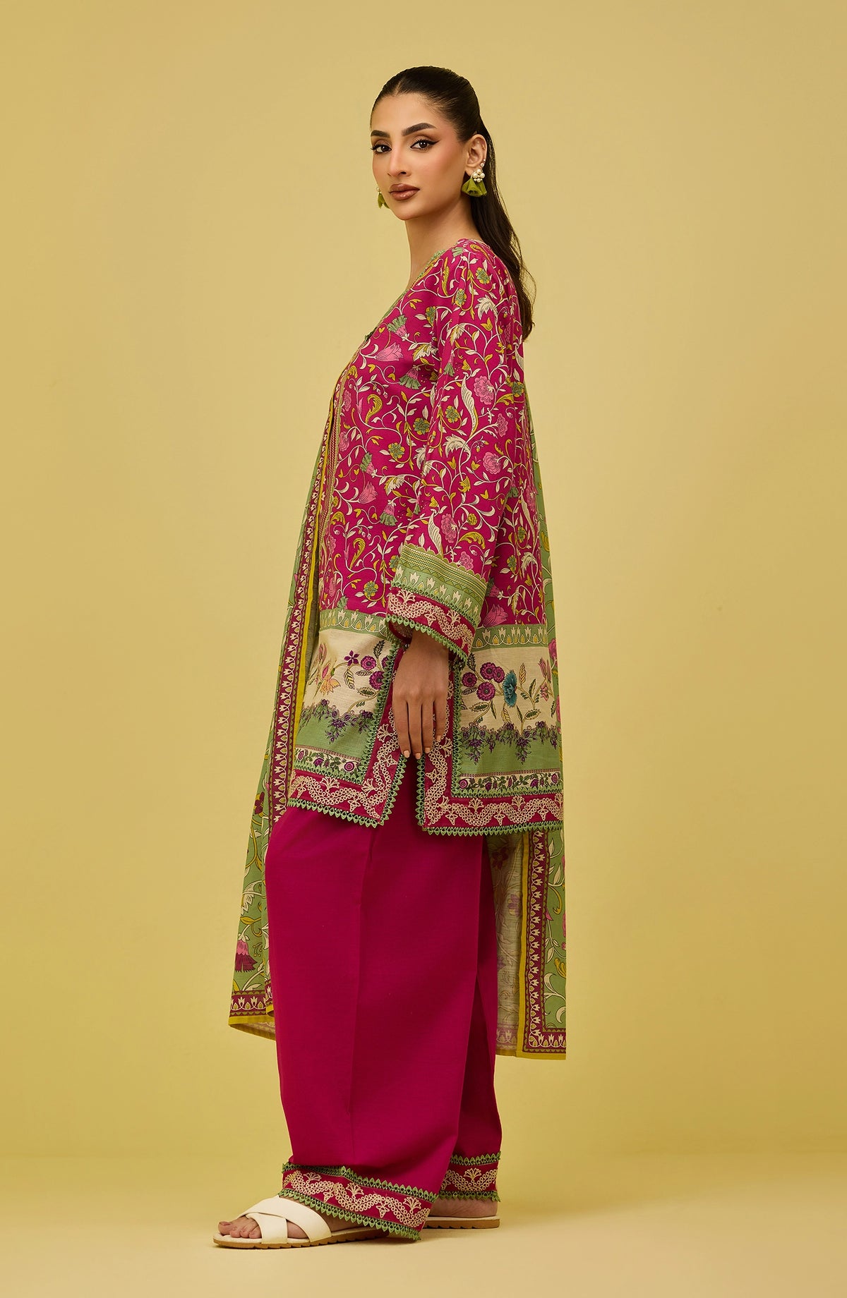 Unstitched | 3 Piece | Printed Embroidered | Khaddar Shirt | OTL-20806/U MAGENTA | ROOP