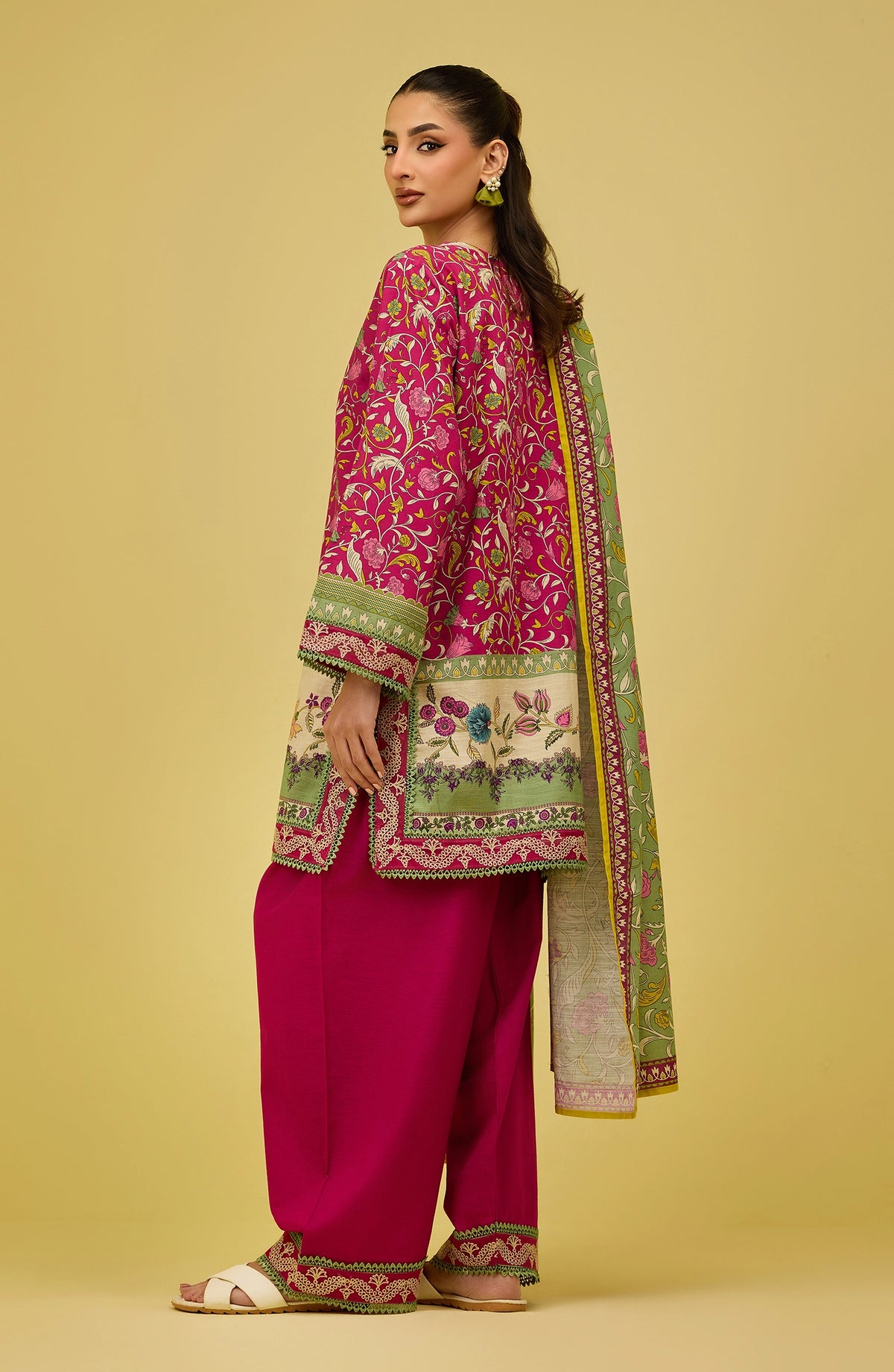 Unstitched | 3 Piece | Printed Embroidered | Khaddar Shirt | OTL-20806/U MAGENTA | ROOP