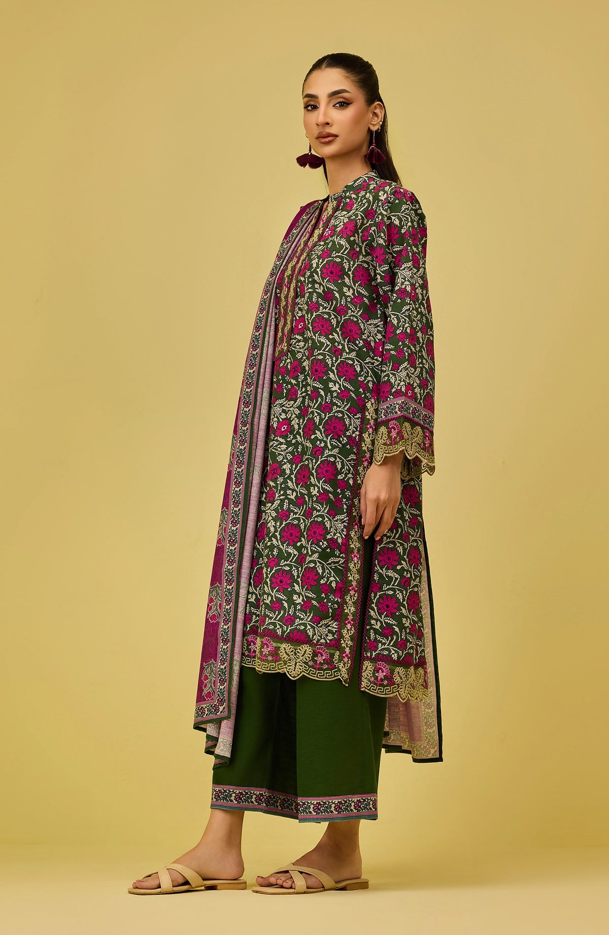 Unstitched | 3 Piece | Printed Embroidered | Khaddar Shirt | OTL-20836/U GREEN | CHOCO