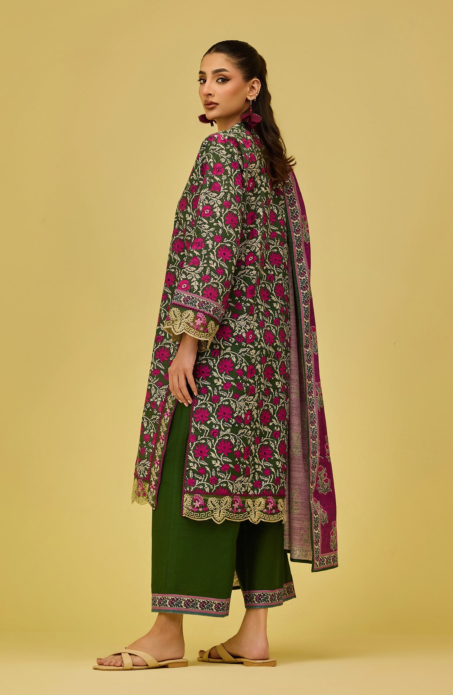 Unstitched | 3 Piece | Printed Embroidered | Khaddar Shirt | OTL-20836/U GREEN | CHOCO