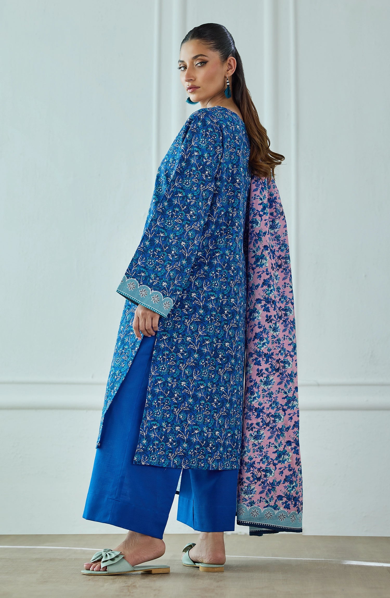 Unstitched | 3 Piece | Printed | Khaddar Shirt | OTL-25-419/U BLUE