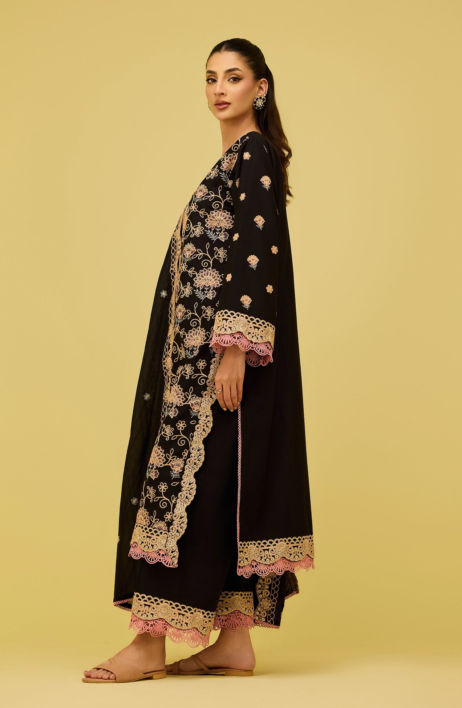 Unstitched | 3 Piece | Embroidered (CHIKENKARI) | Lawn Shirt | WRFC26S-3002/U BLACK OCEAN