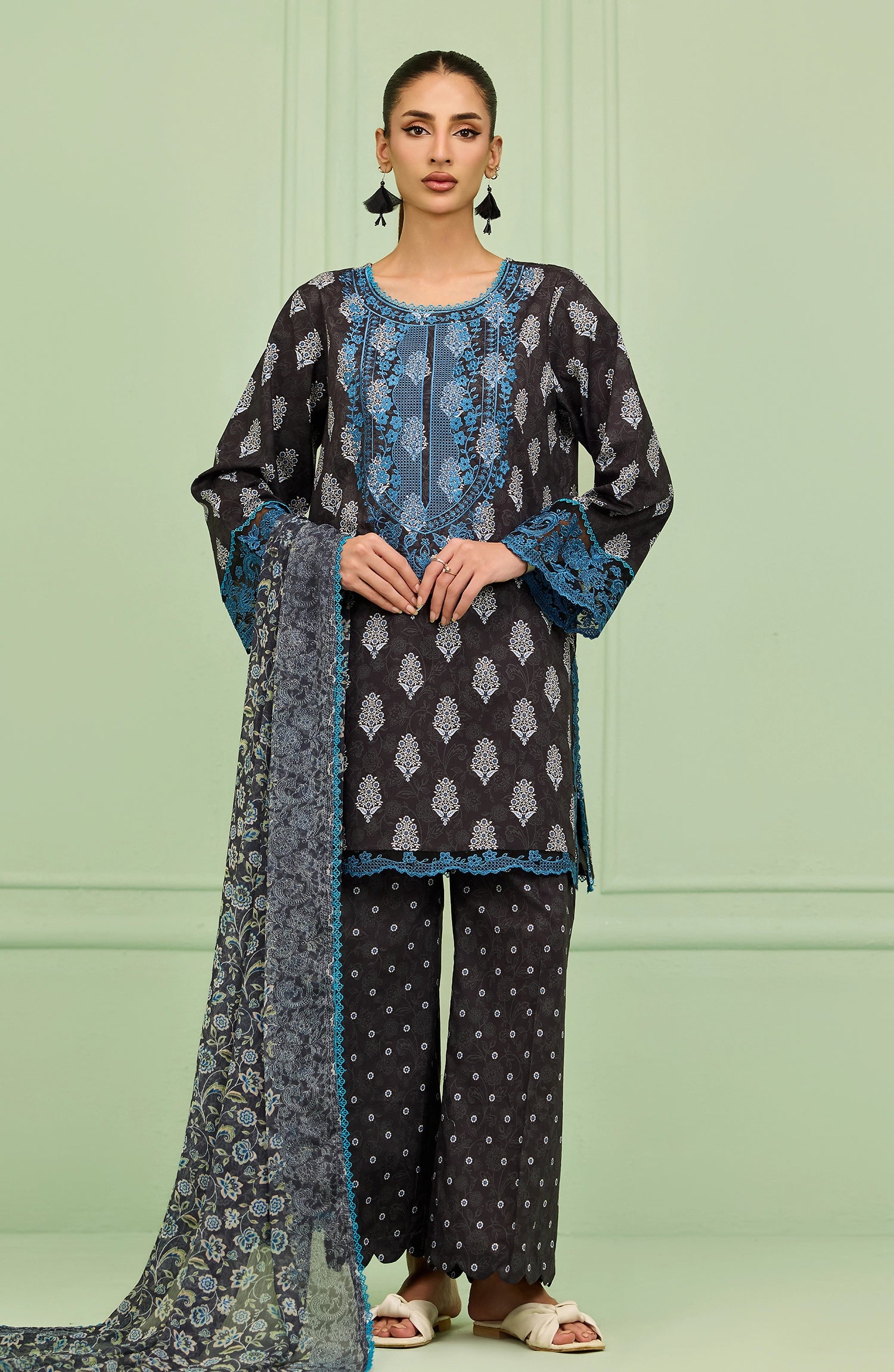 Unstitched | 3 Piece | Printed Embroidered | Lawn Shirt | OTL-20466/U BLACK