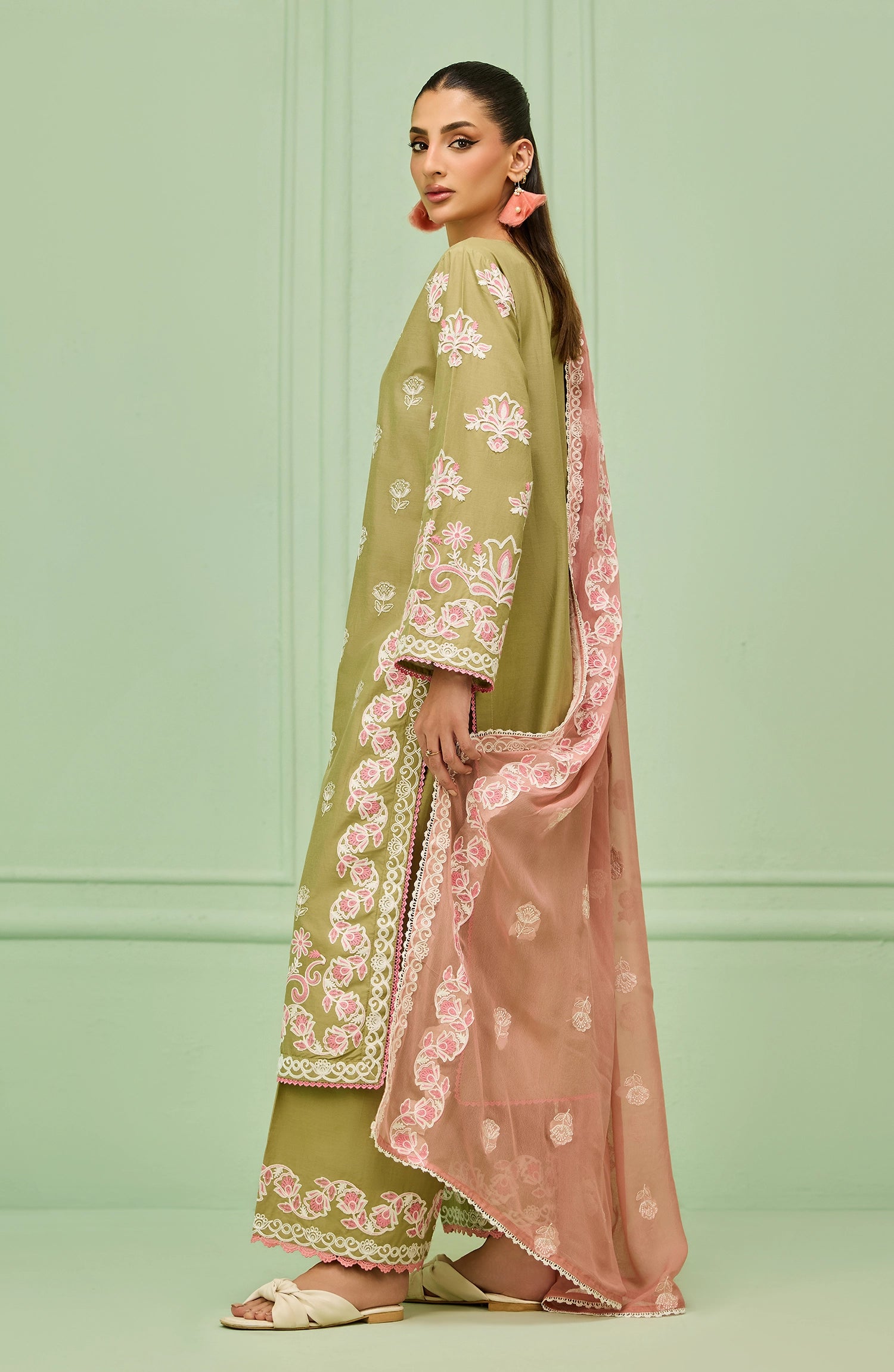 Unstitched | 3 Piece | Embroidered (CHIKENKARI) | Lawn Shirt | WRFC26S-3005/U GREEN