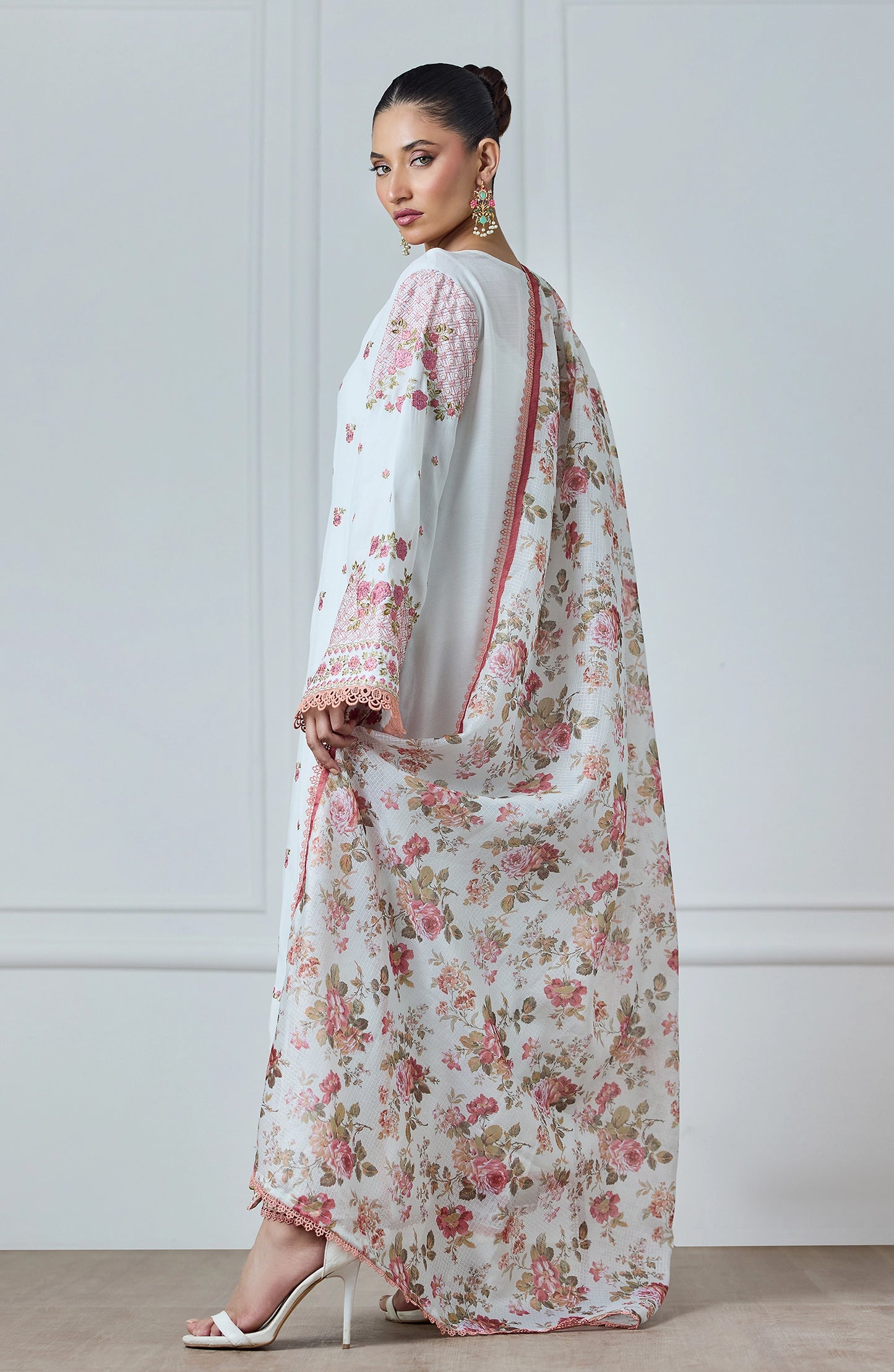 Stitched | 3 Piece | Embroidered | Raw Silk Shirt | WRFC25S-3015/S WHITE