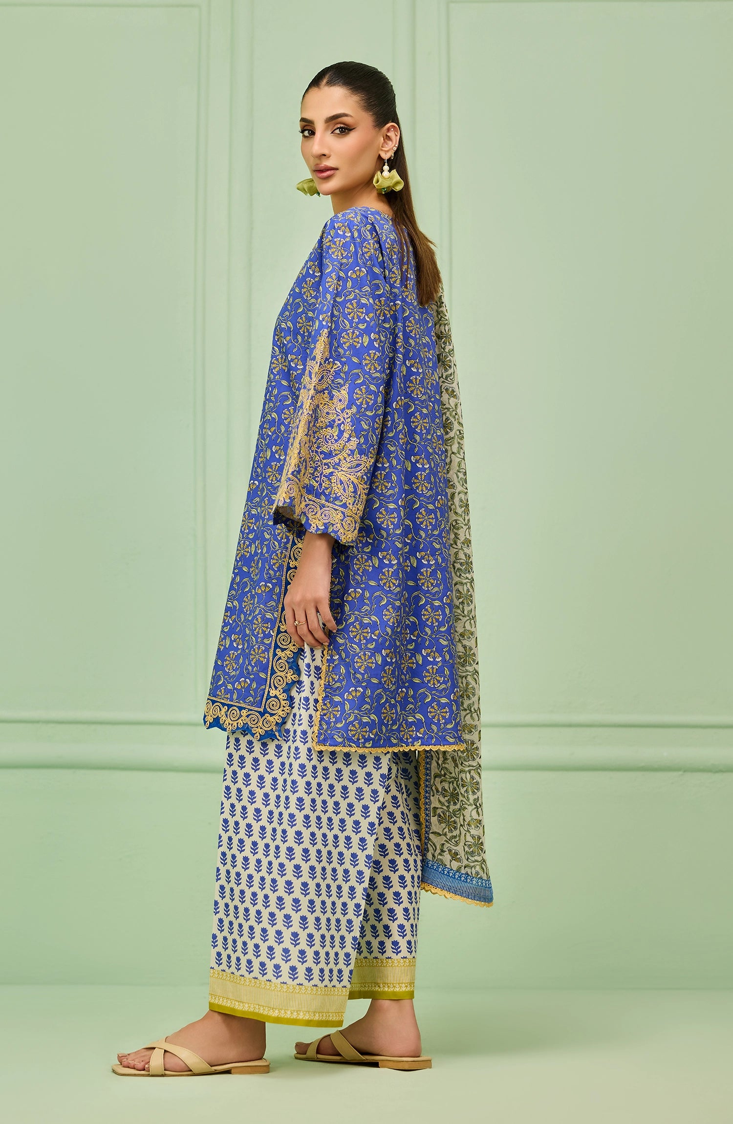 Stitched | 3 Piece | Embroidered | Lawn Shirt | WRHC26S-3002/S BLUE