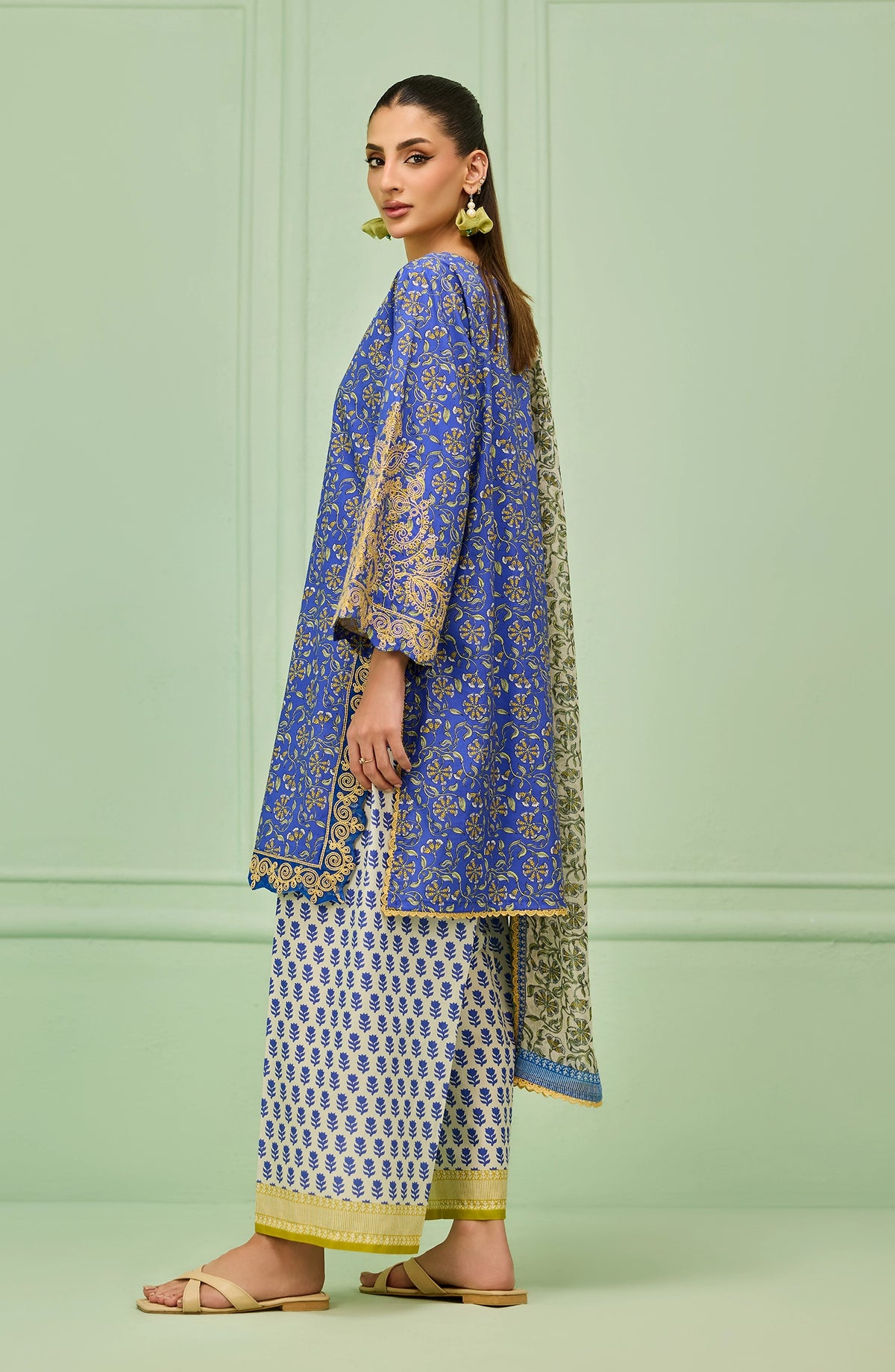 Stitched | 3 Piece | Embroidered | Lawn Shirt | WRHC26S-3002/S BLUE