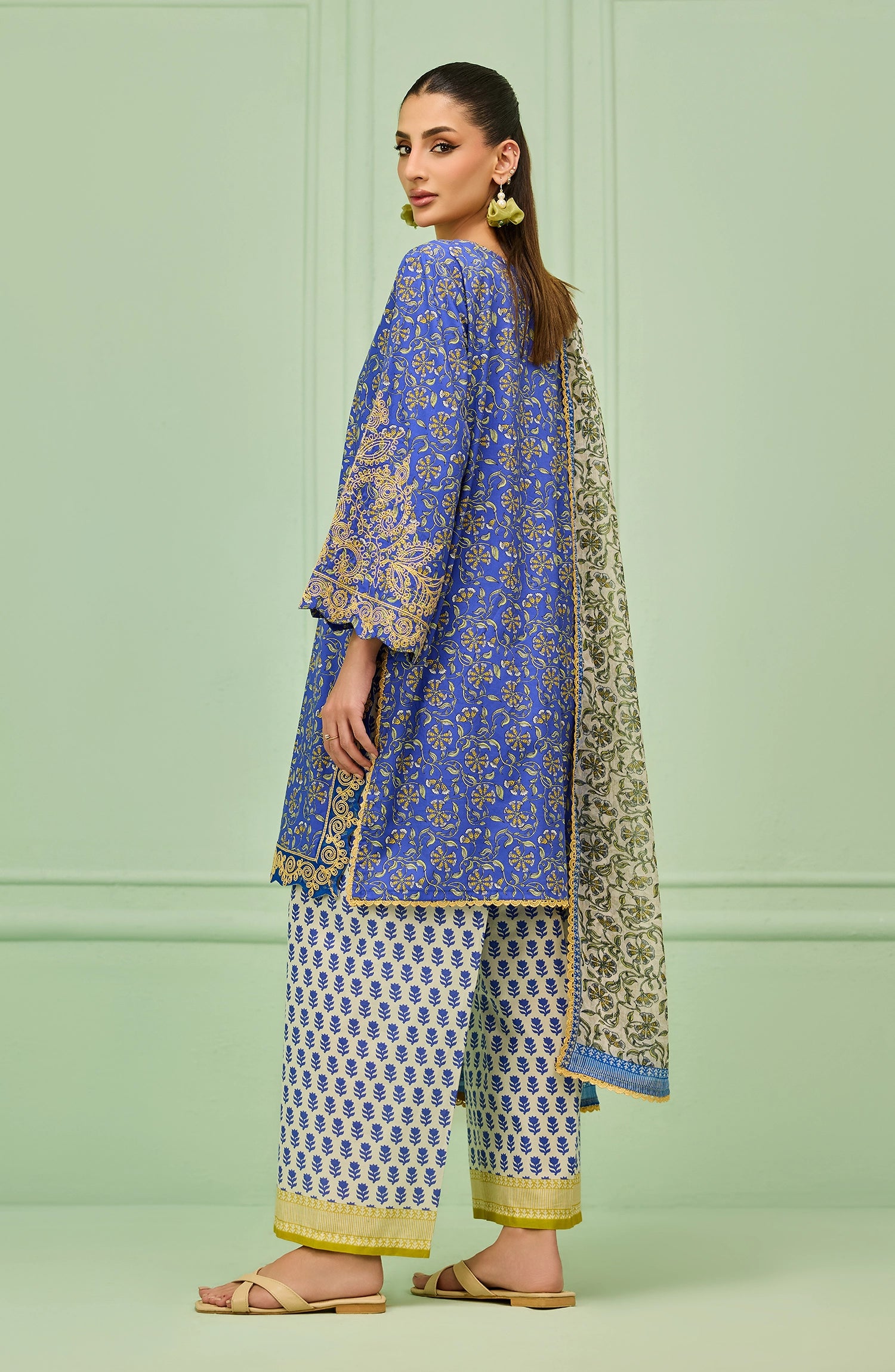 Stitched | 3 Piece | Embroidered | Lawn Shirt | WRHC26S-3002/S BLUE