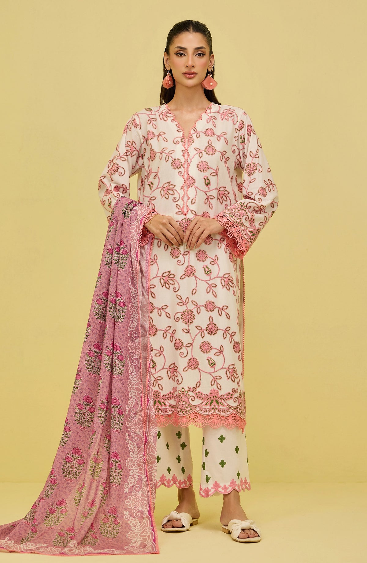 Unstitched | 3 Piece | Embroidered (CHIKENKARI) | Lawn Shirt | WRFC26S-3004/U WHITE ZIMMERMAN