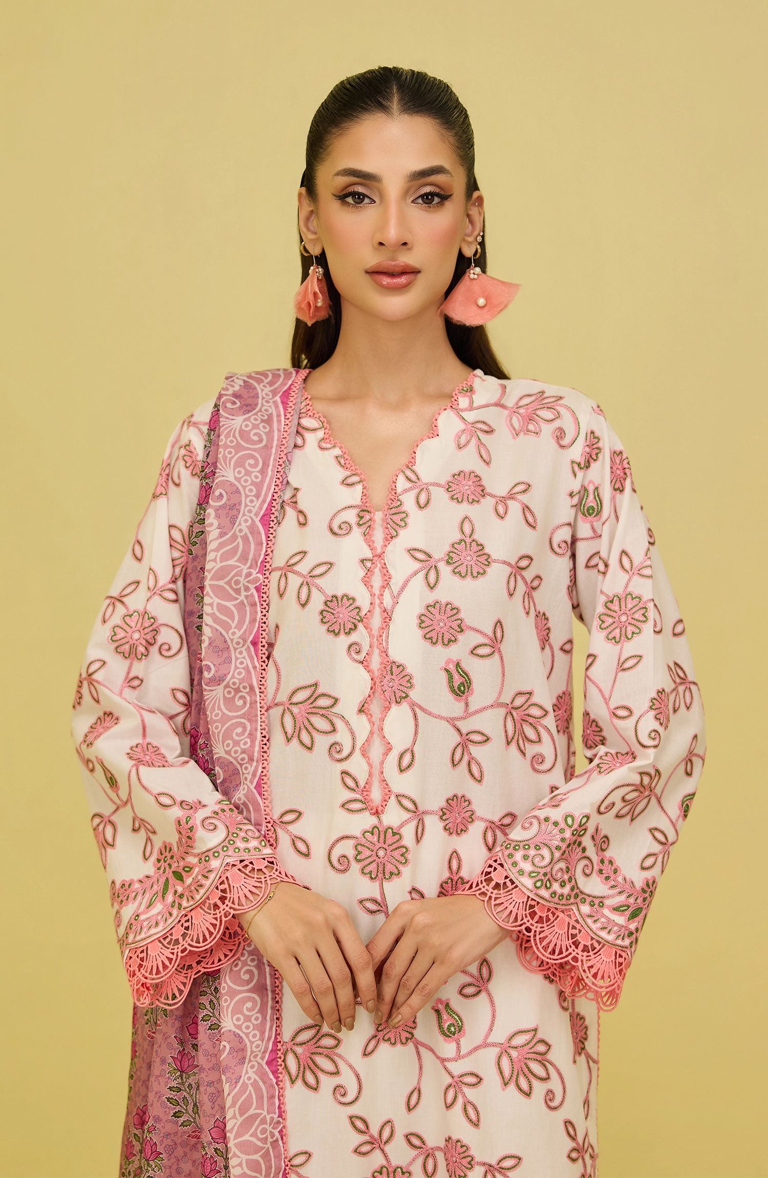 Unstitched | 3 Piece | Embroidered (CHIKENKARI) | Lawn Shirt | WRFC26S-3004/U WHITE ZIMMERMAN