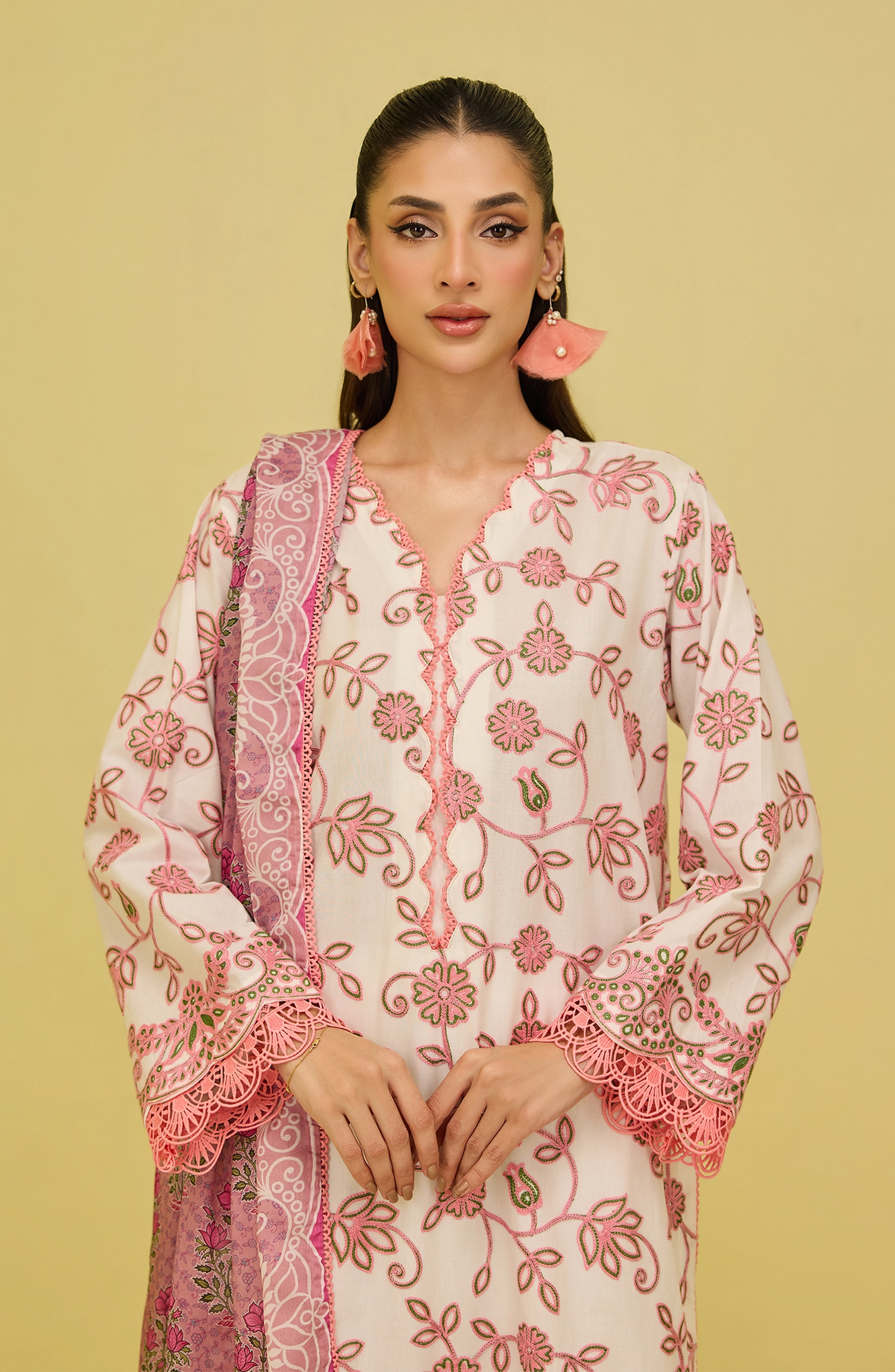 Unstitched | 3 Piece | Embroidered (CHIKENKARI) | Lawn Shirt | WRFC26S-3004/U WHITE ZIMMERMAN